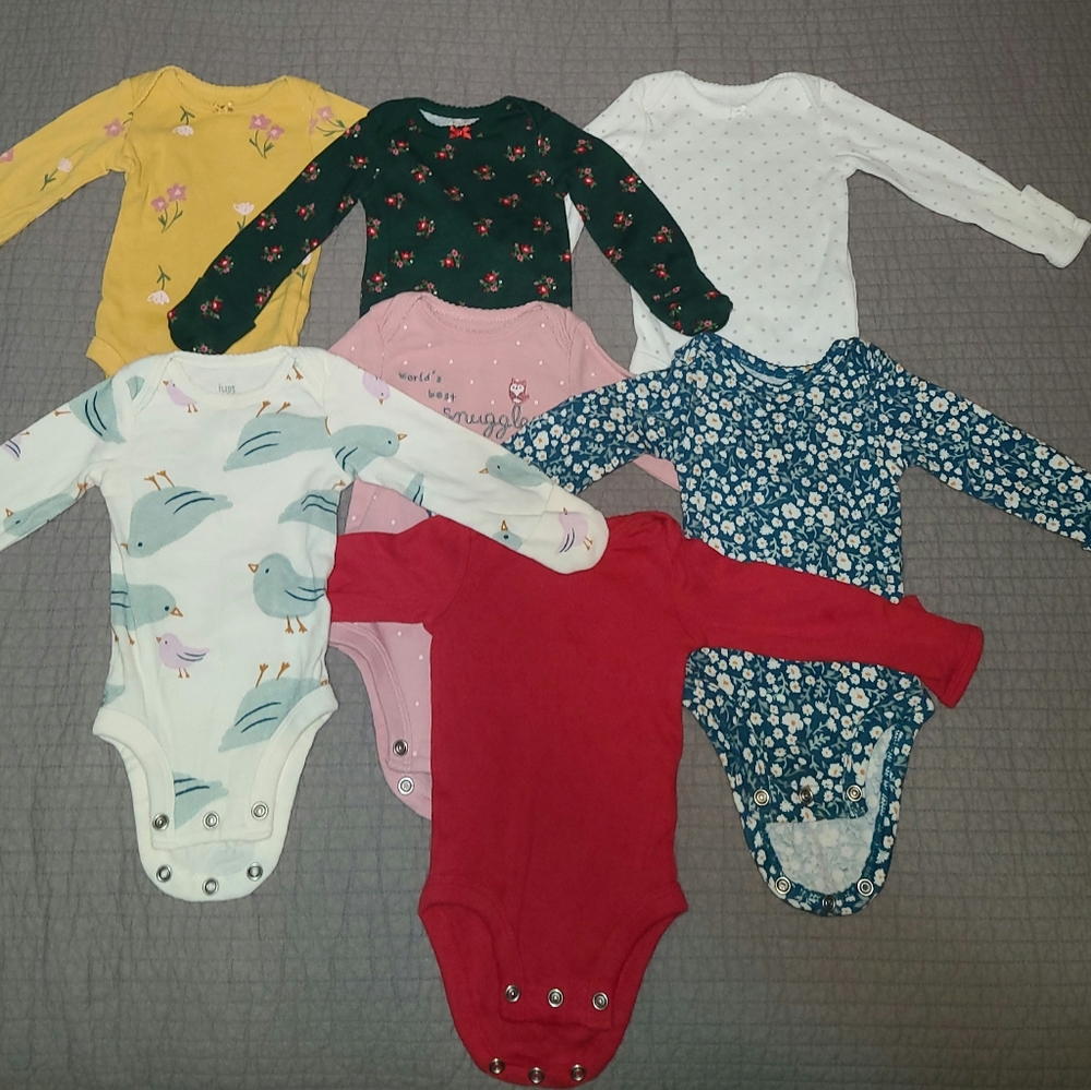 New and used 1 time clothing for baby girl. 34 pieces,plus socks and turban hats